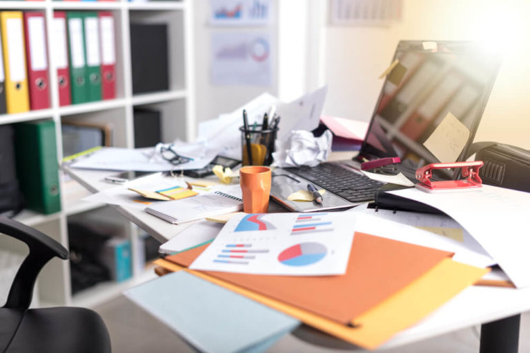 disorganised-desk